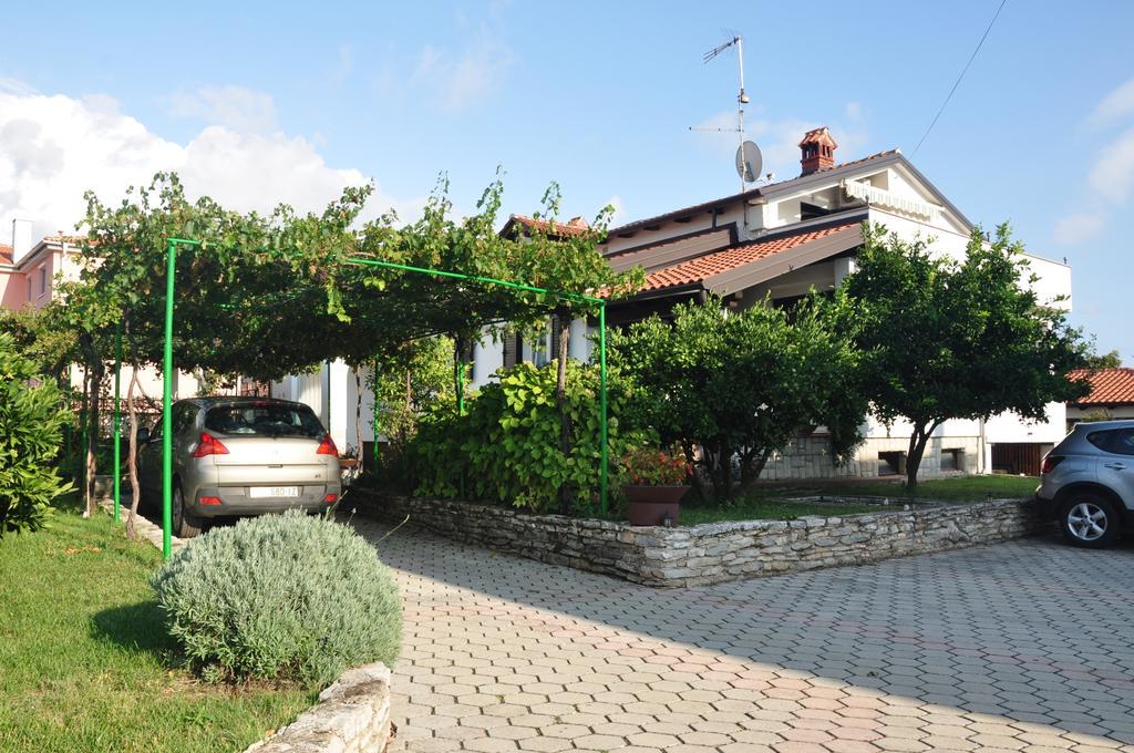 Franko Apartmani Zambratija  Dış mekan fotoğraf